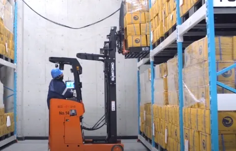 写真：冷蔵倉庫事業